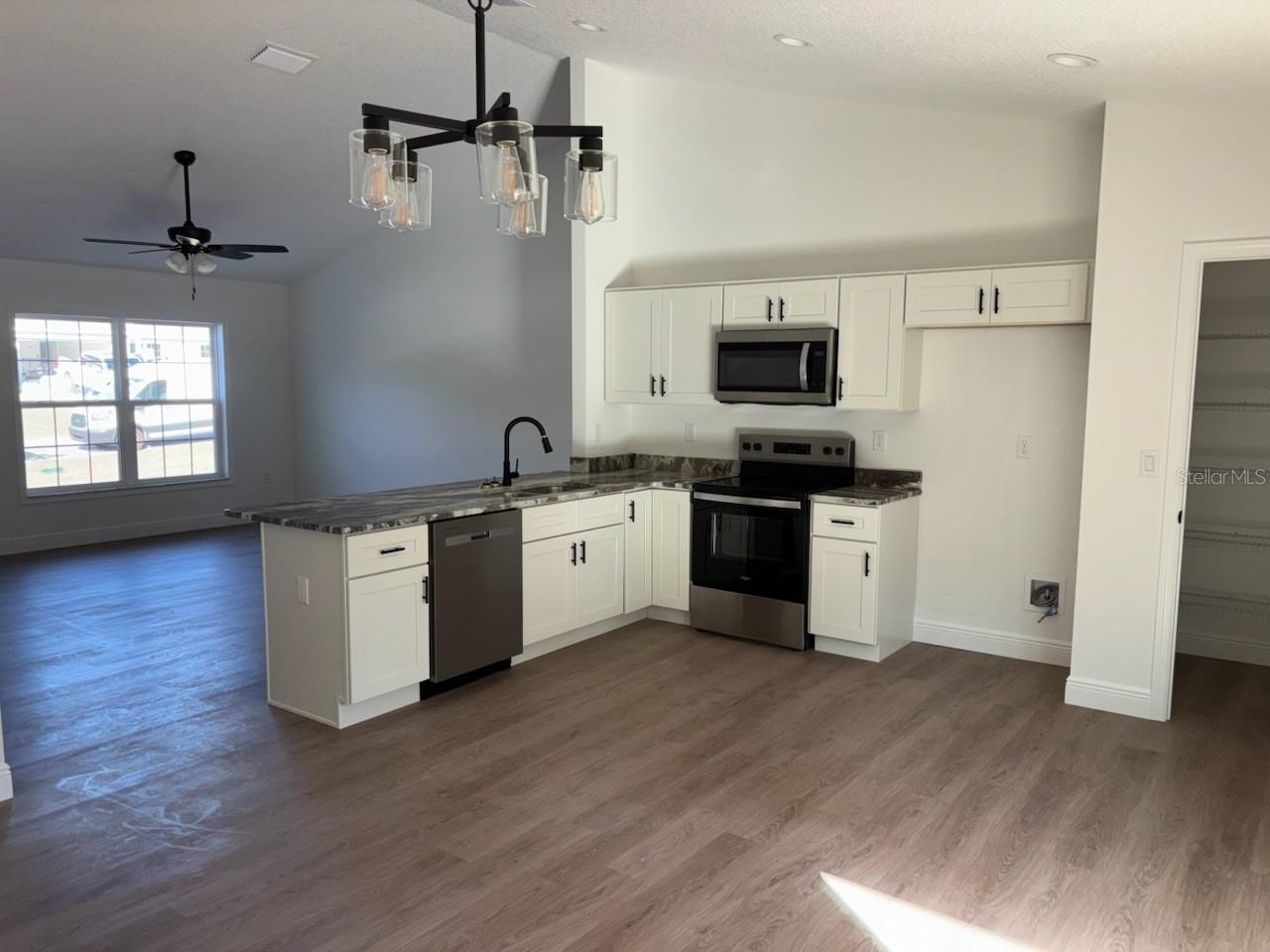 6613 N VARSITY AVENUE, Dunnellon, FL 34434