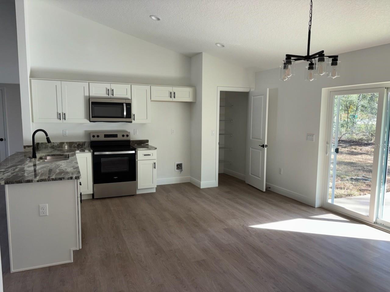 6613 N VARSITY AVENUE, Dunnellon, FL 34434