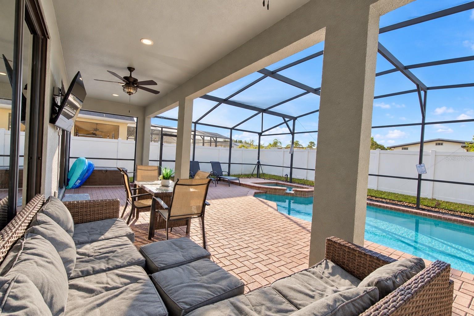 825 BRIDGEFORD CROSSING BOULEVARD, Davenport, FL 33837