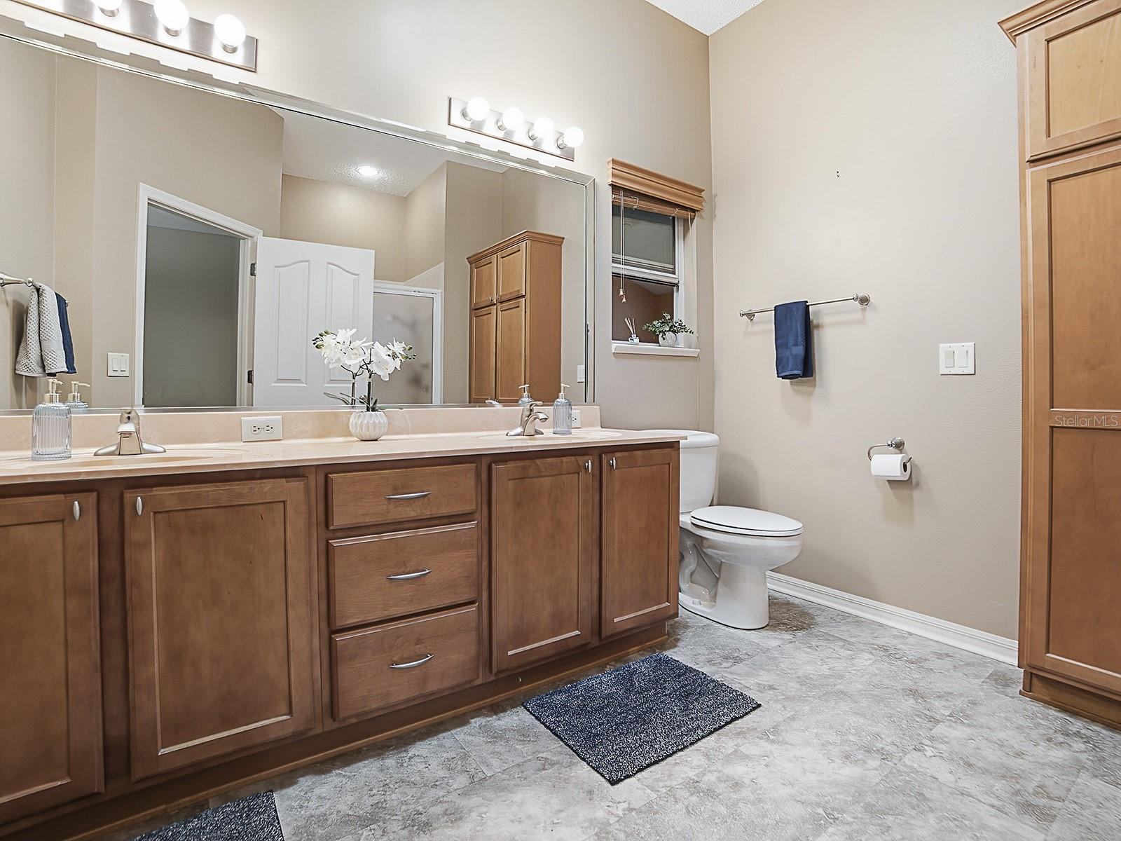 1596 OAK FOREST DRIVE, The Villages, FL 32162