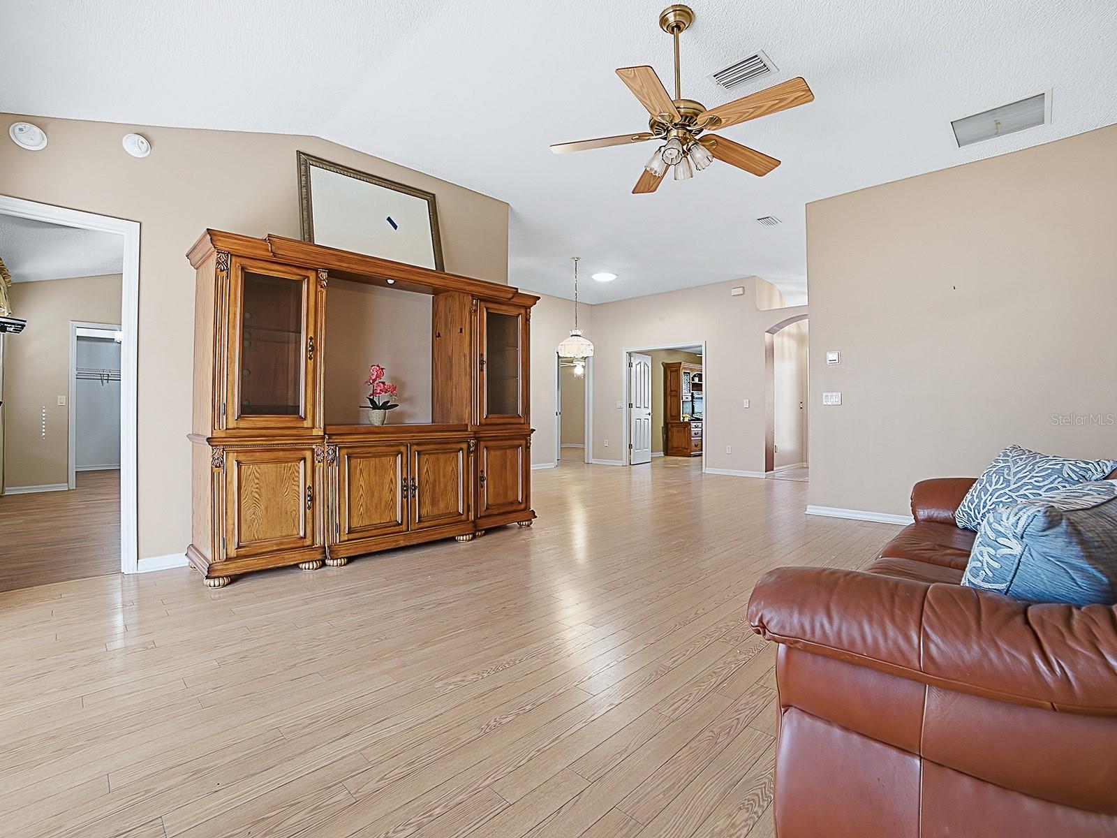 1596 OAK FOREST DRIVE, The Villages, FL 32162
