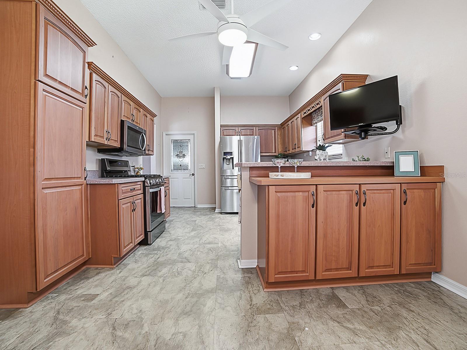 1596 OAK FOREST DRIVE, The Villages, FL 32162