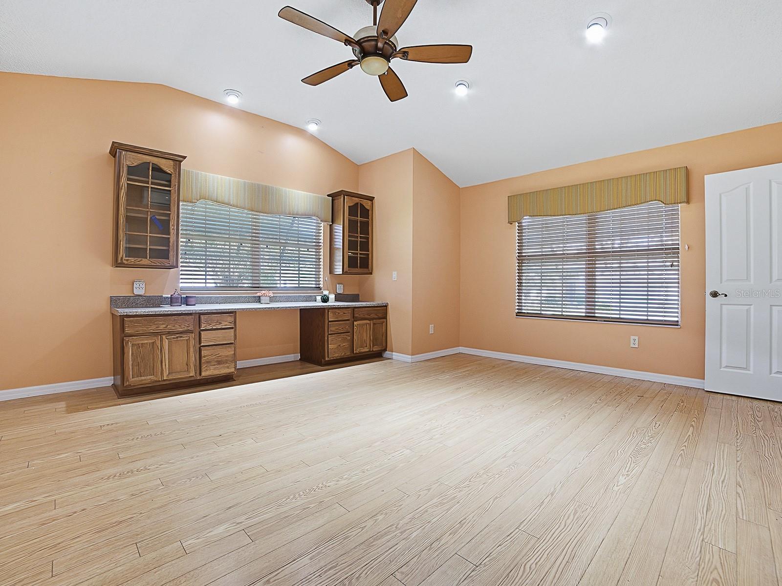 1596 OAK FOREST DRIVE, The Villages, FL 32162