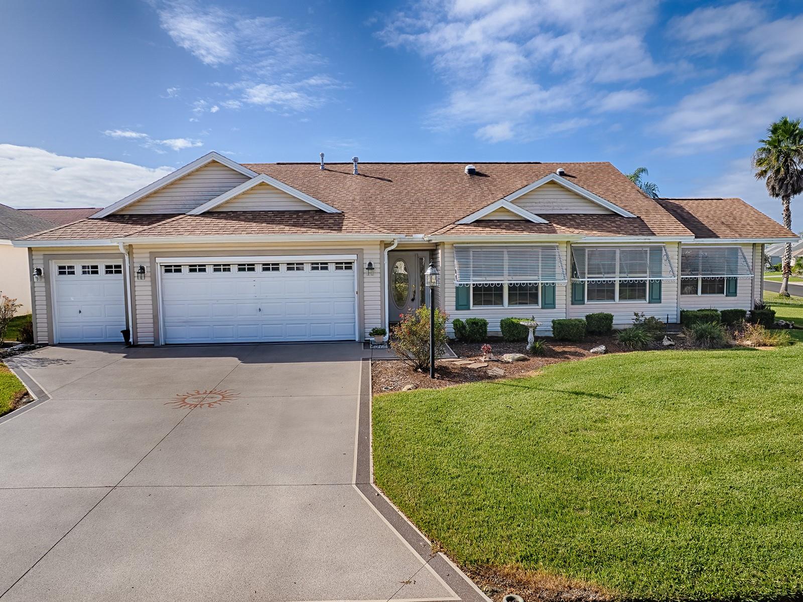 1596 OAK FOREST DRIVE, The Villages, FL 32162