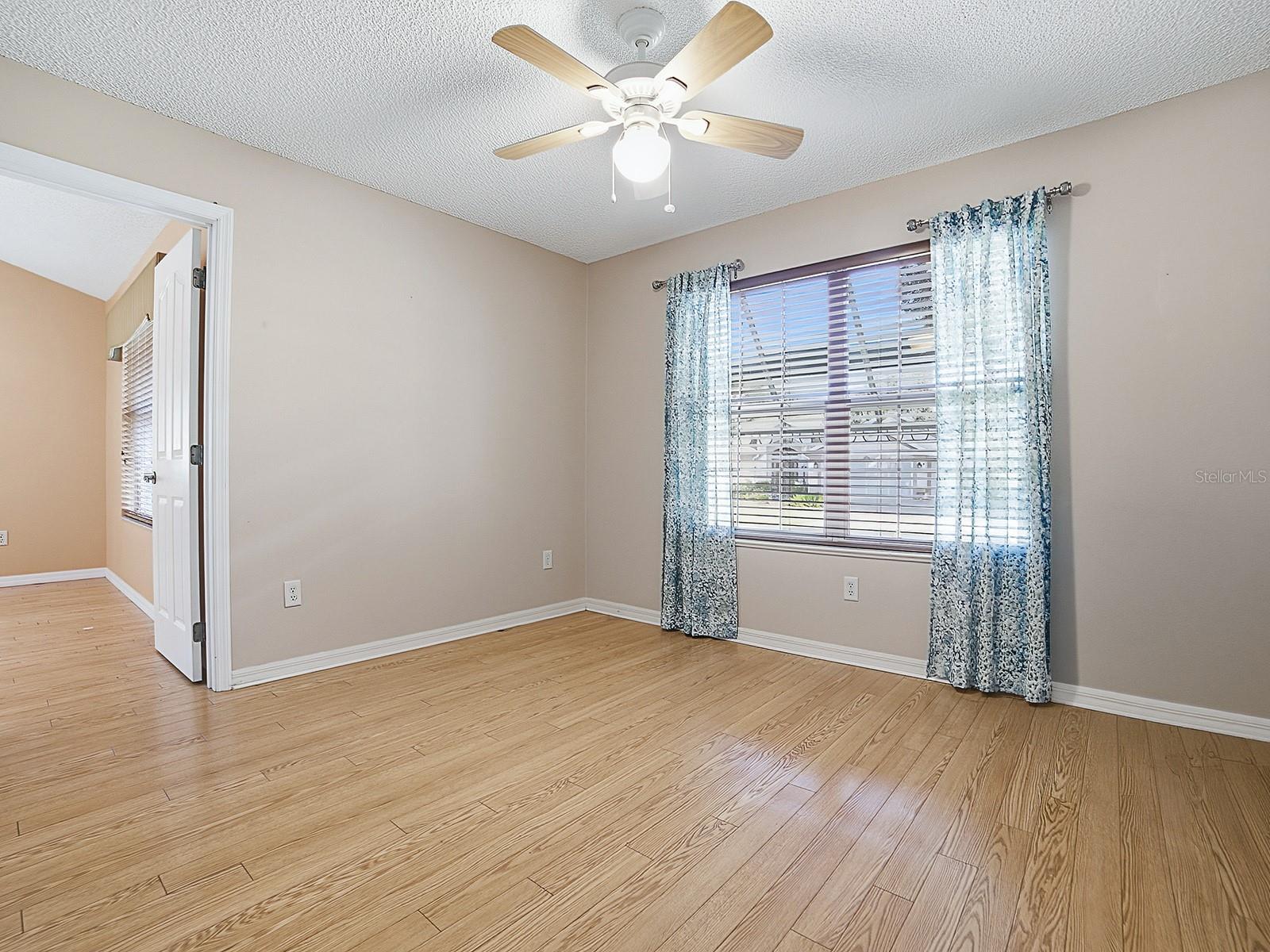 1596 OAK FOREST DRIVE, The Villages, FL 32162