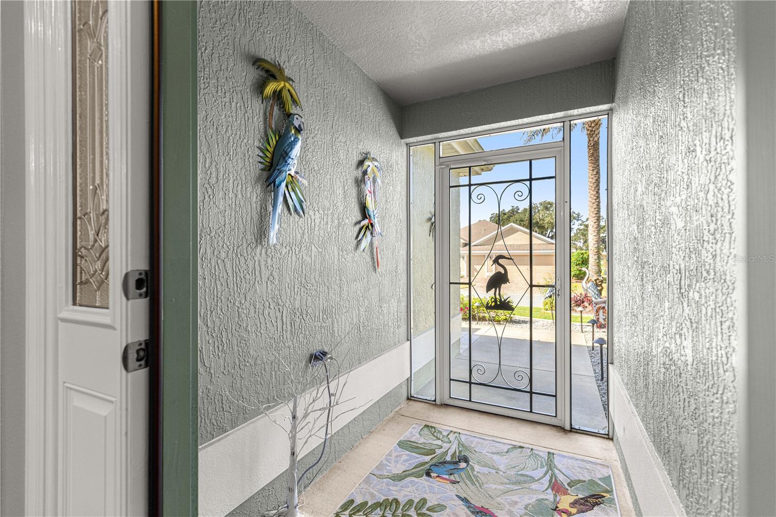 COVERED FRONT ENTRY WAY