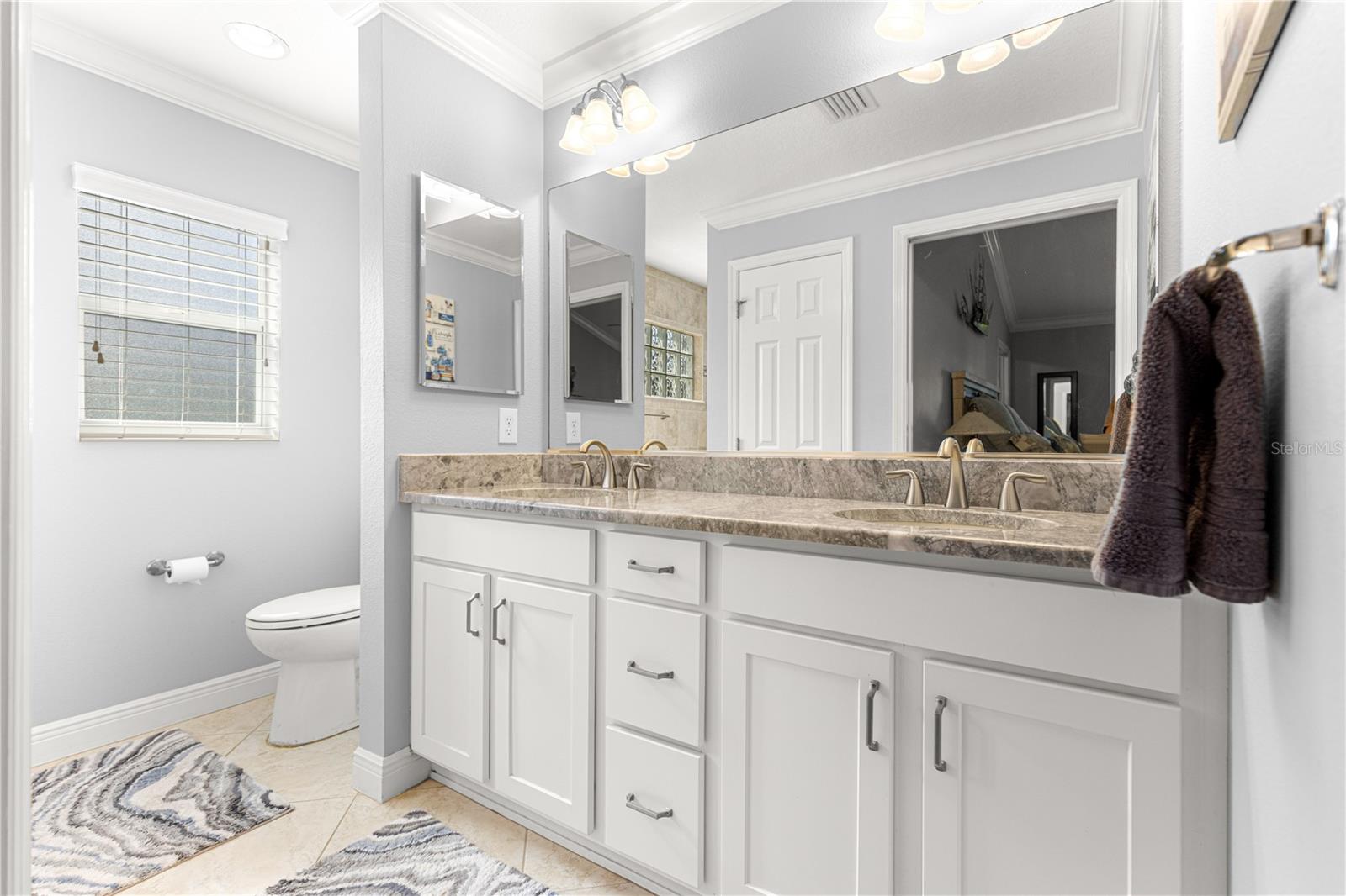DOUBLE SINKS