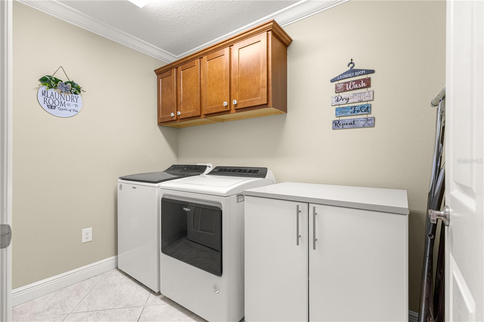LAUNDRY HOME