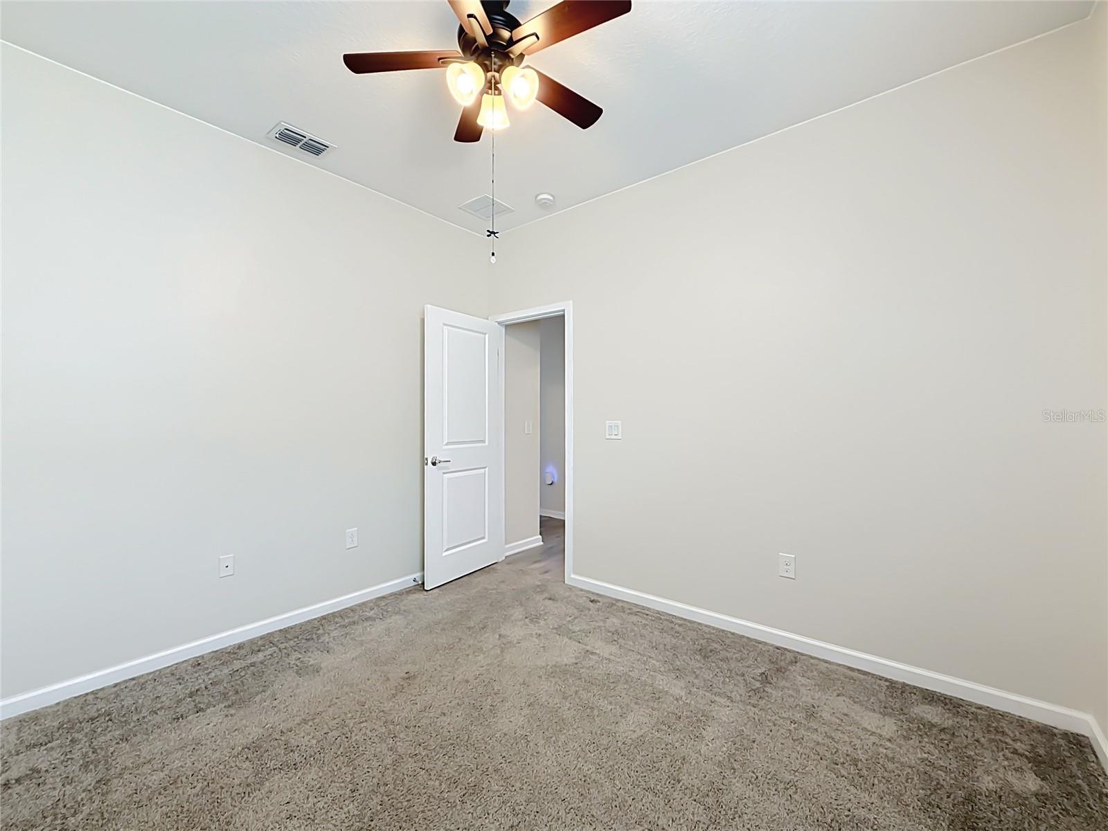 860 CARMILLION CT, Groveland, FL 34736