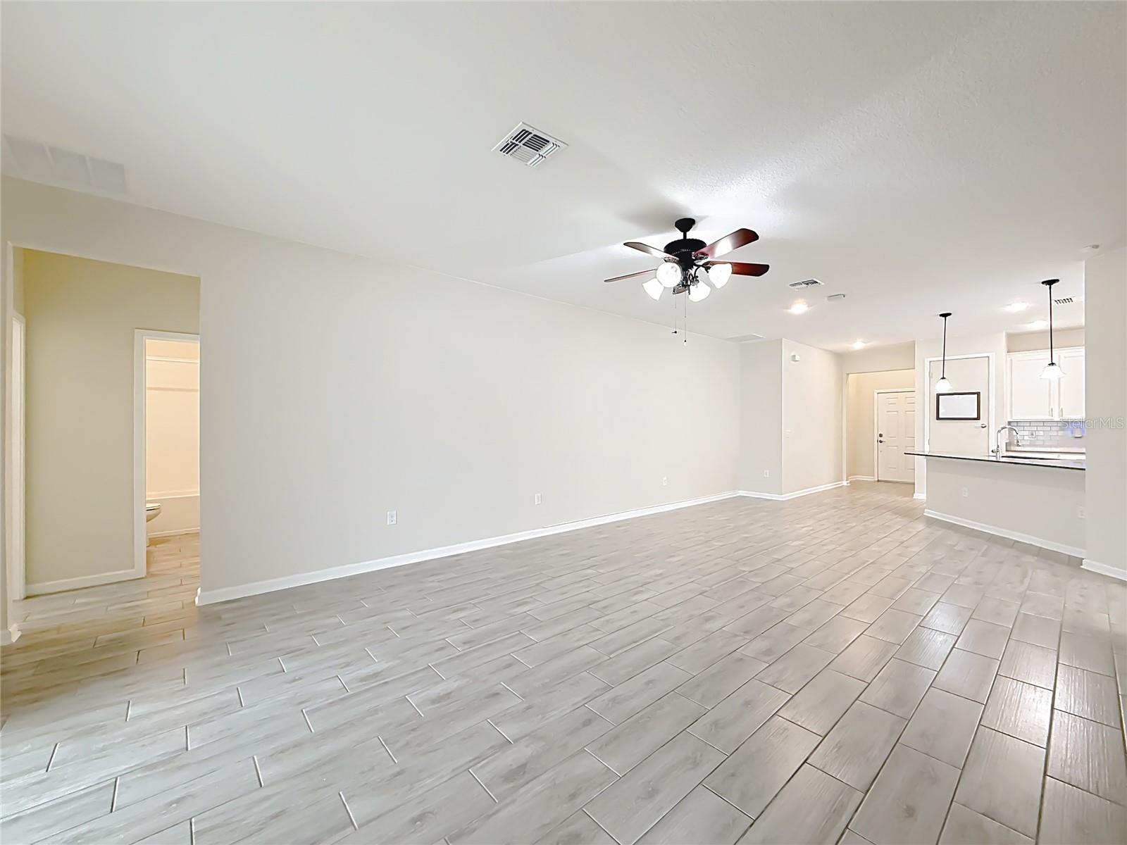 860 CARMILLION CT, Groveland, FL 34736