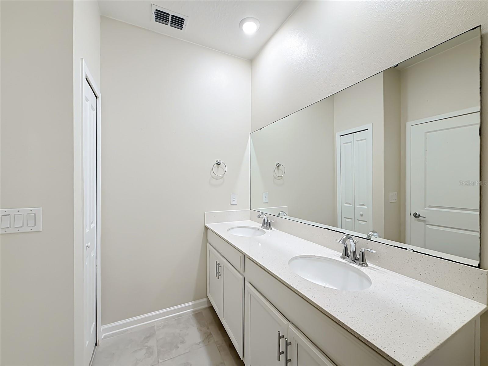 860 CARMILLION CT, Groveland, FL 34736