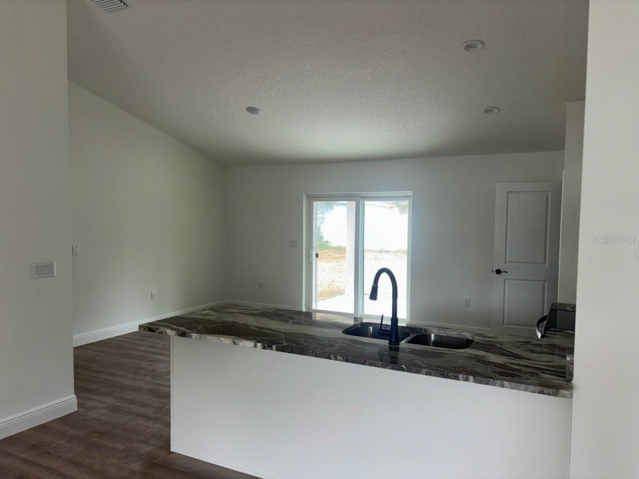 8976 N CREEK WAY, Dunnellon, FL 34434