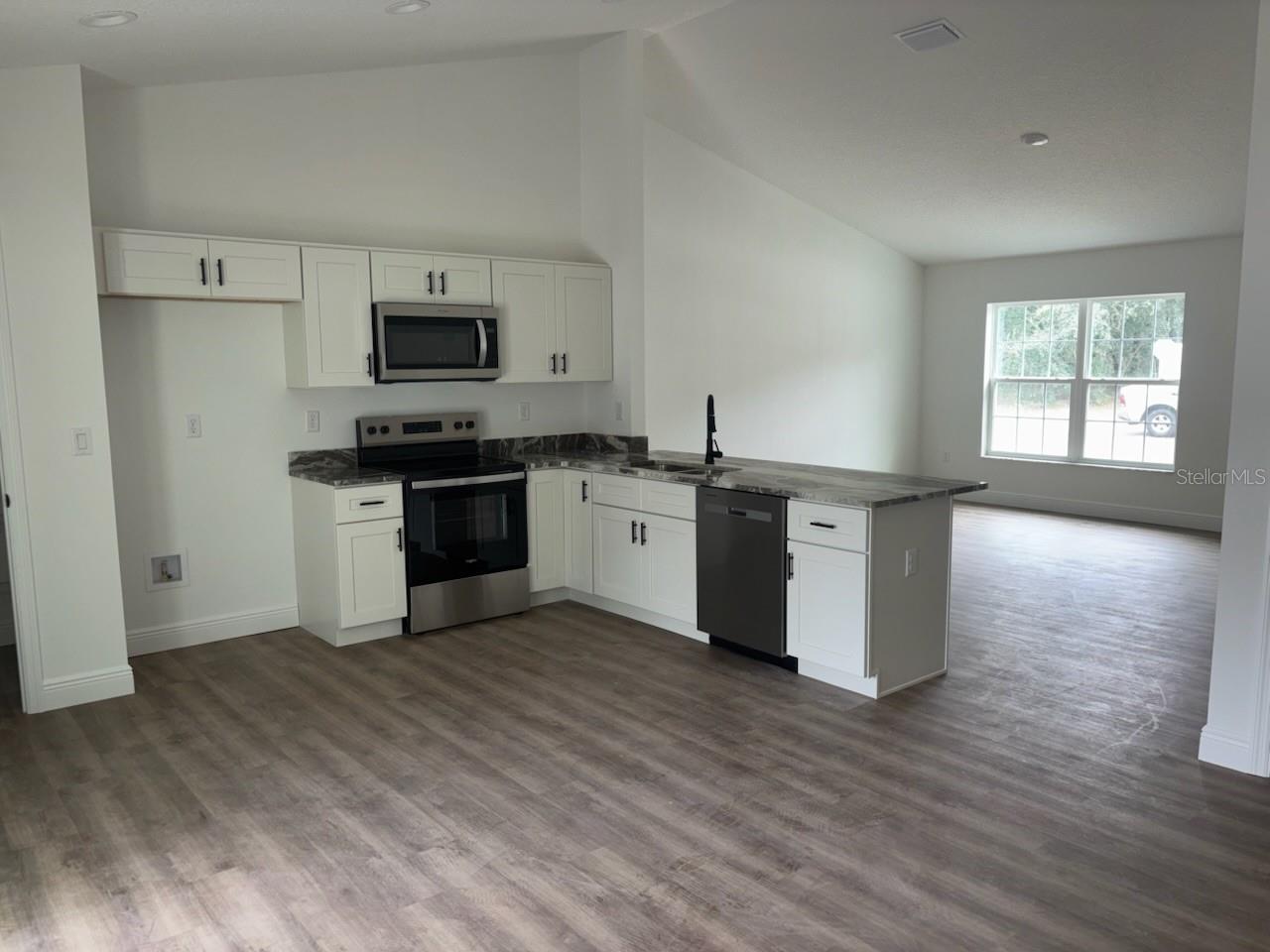 8976 N CREEK WAY, Dunnellon, FL 34434