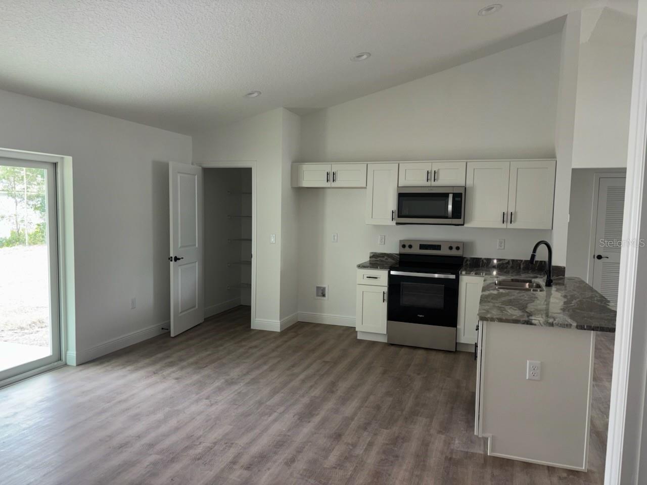 8976 N CREEK WAY, Dunnellon, FL 34434