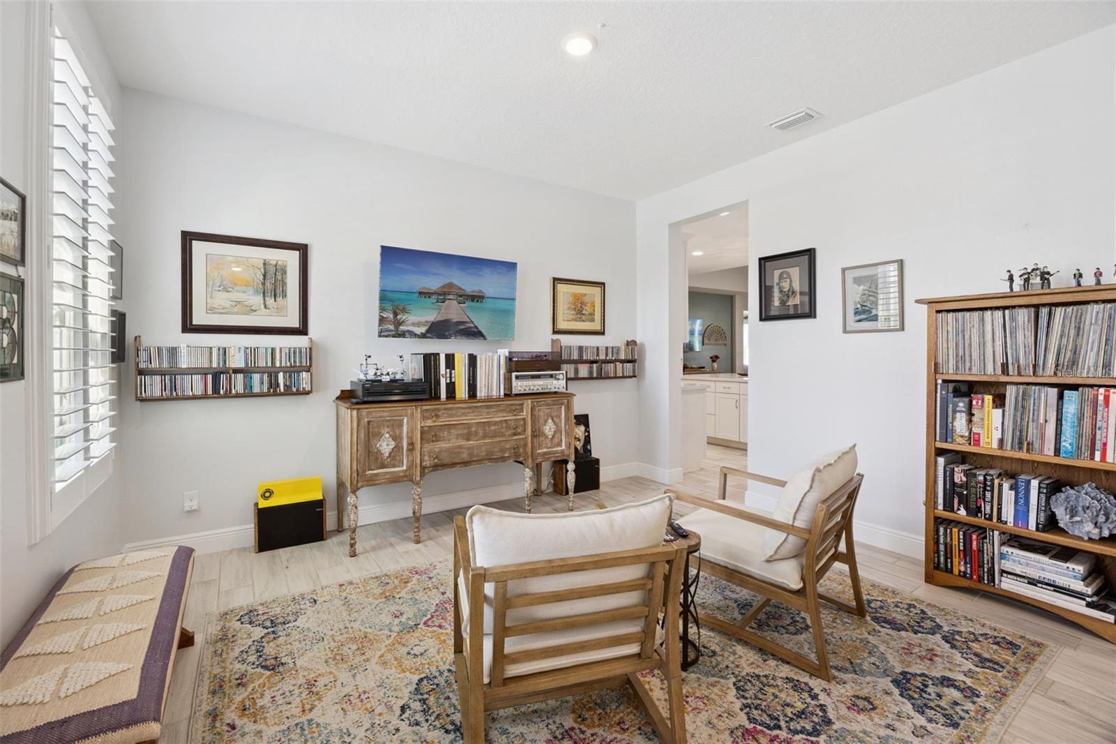 Living Room/Flex Space