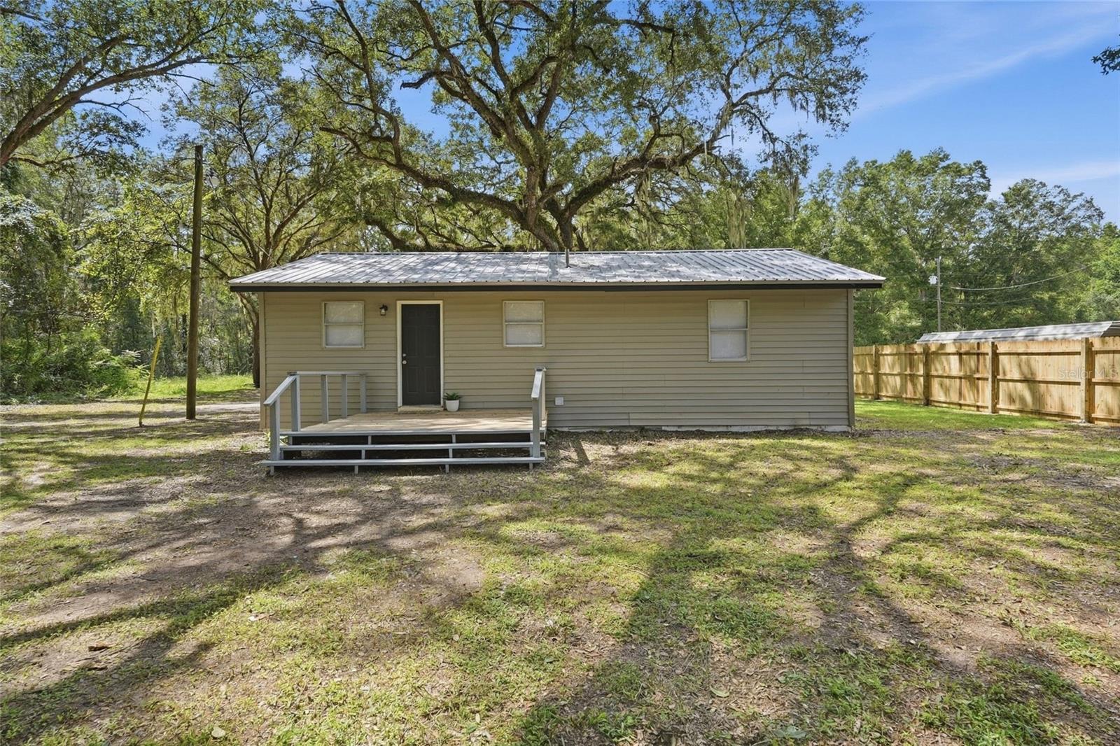 924 MALTAS AVENUE, Interlachen, FL 32148