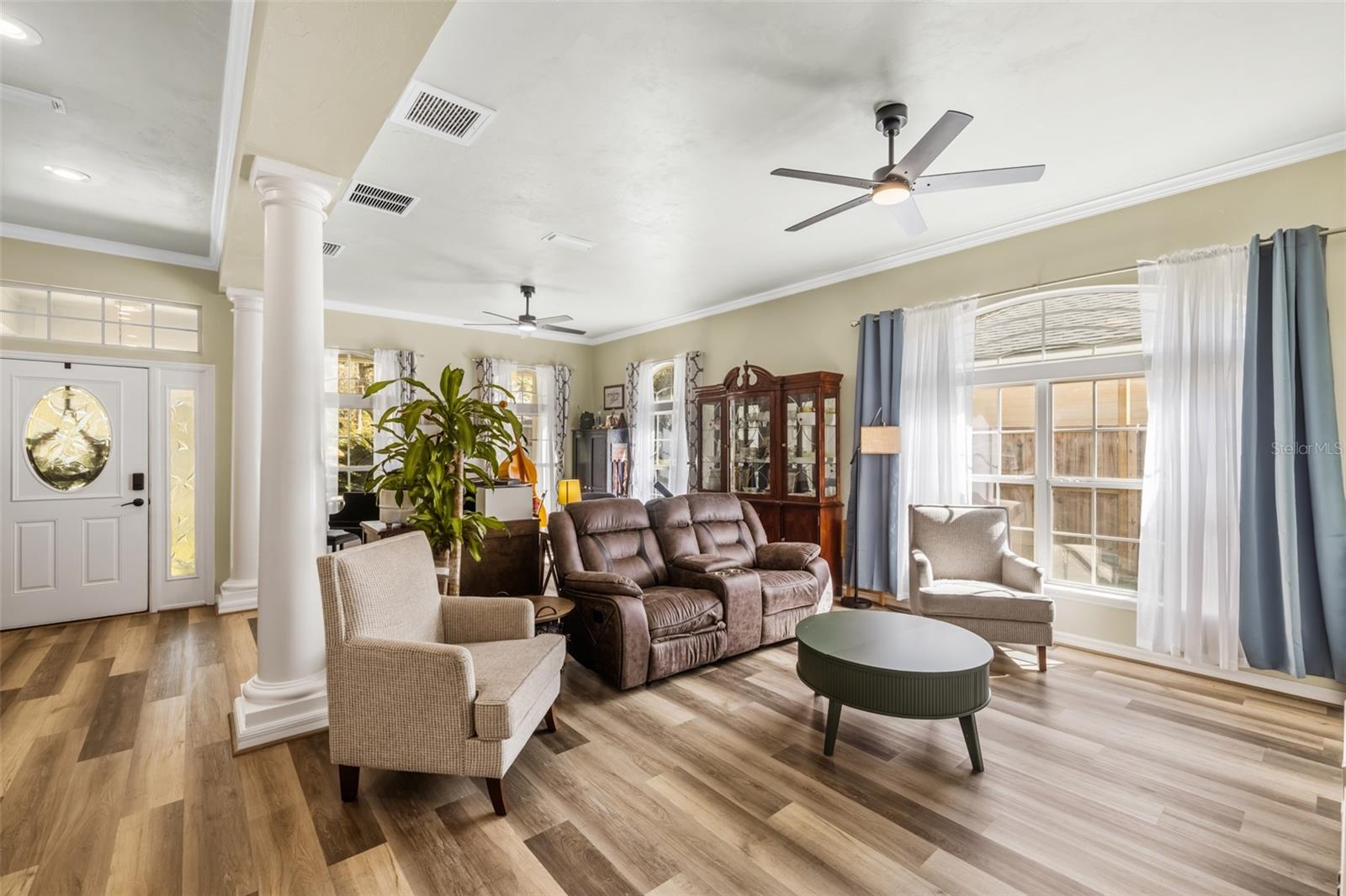 Spacious family room, TV room, you decide Spacious family room, TV room, you decide