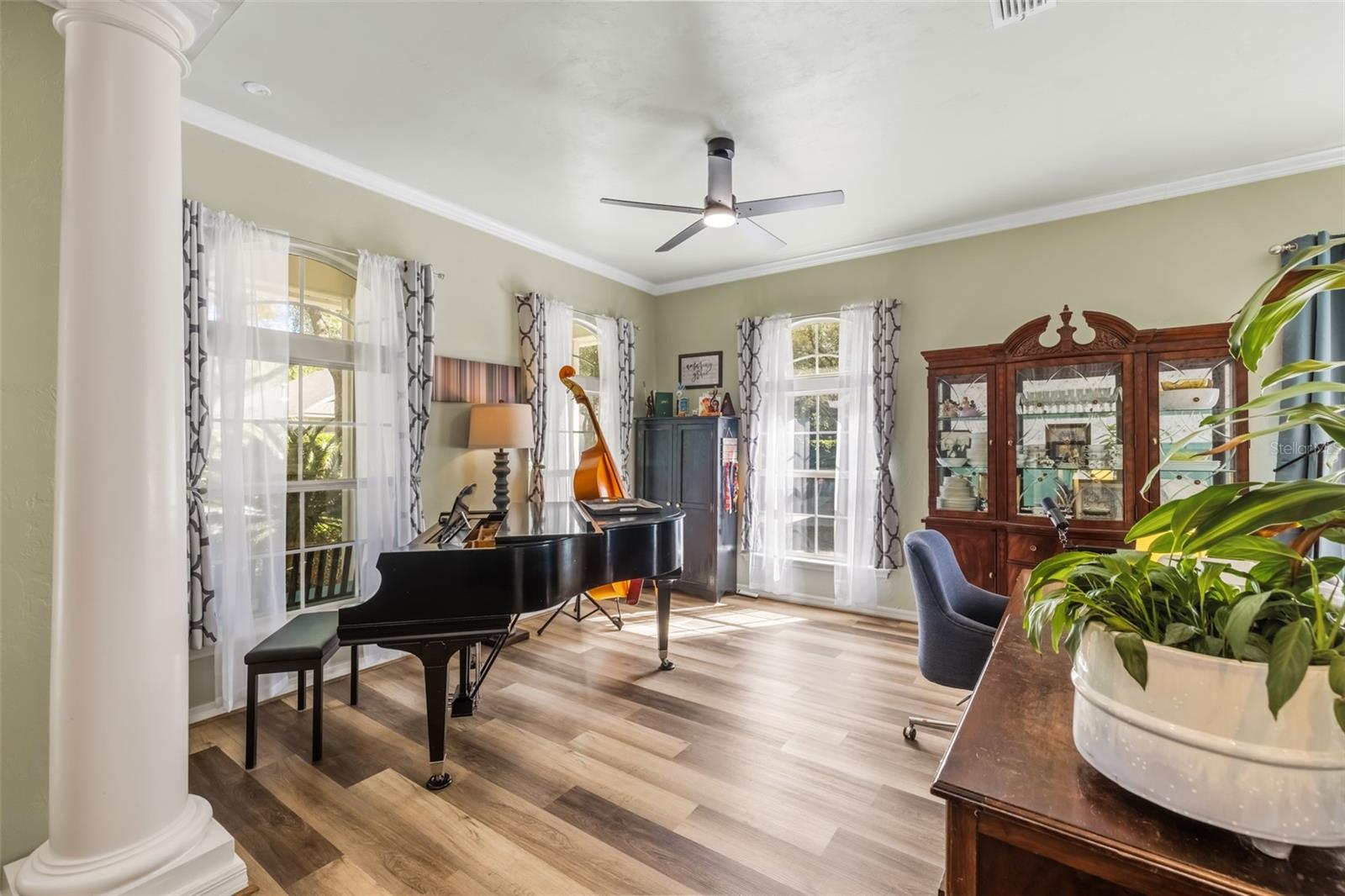 Spacious front room area. Crown molding and Spacious front room area. Crown molding and