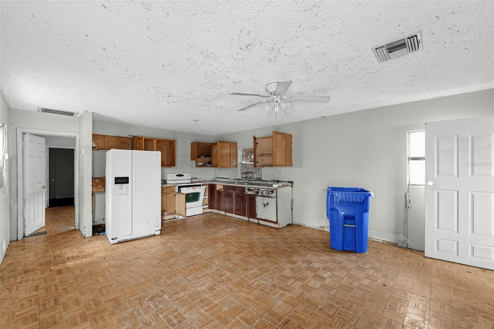 1048 N MISSOURI AVENUE, Lakeland, FL 33805 1048 N MISSOURI AVENUE, Lakeland, FL 33805
