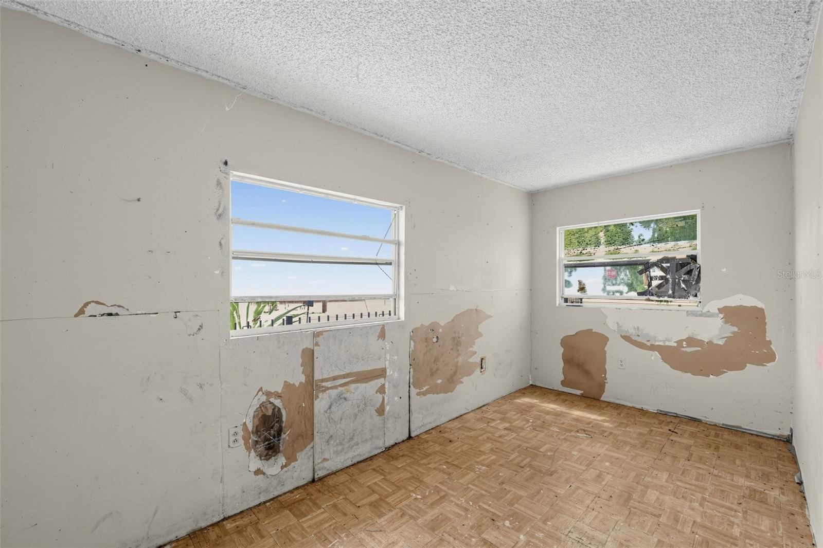 1048 N MISSOURI AVENUE, Lakeland, FL 33805 1048 N MISSOURI AVENUE, Lakeland, FL 33805