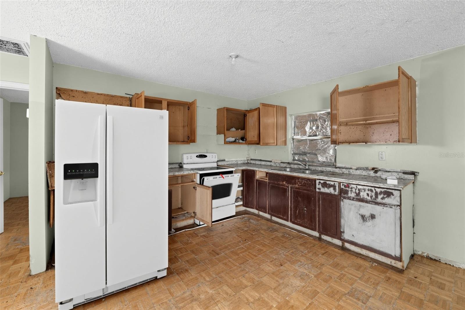 1048 N MISSOURI AVENUE, Lakeland, FL 33805 1048 N MISSOURI AVENUE, Lakeland, FL 33805