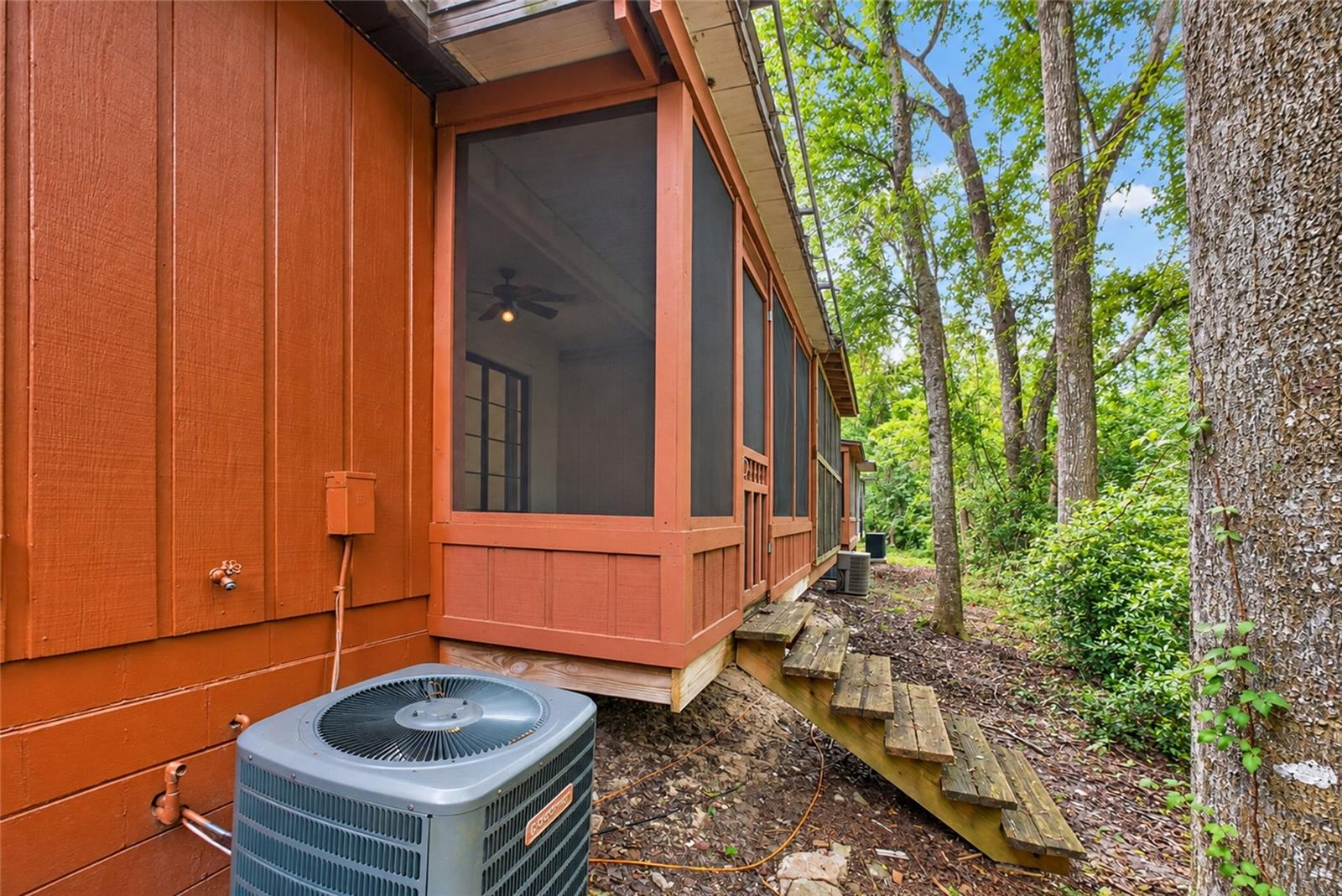 5606 SW 8TH PLACE, Gainesville, FL 32607