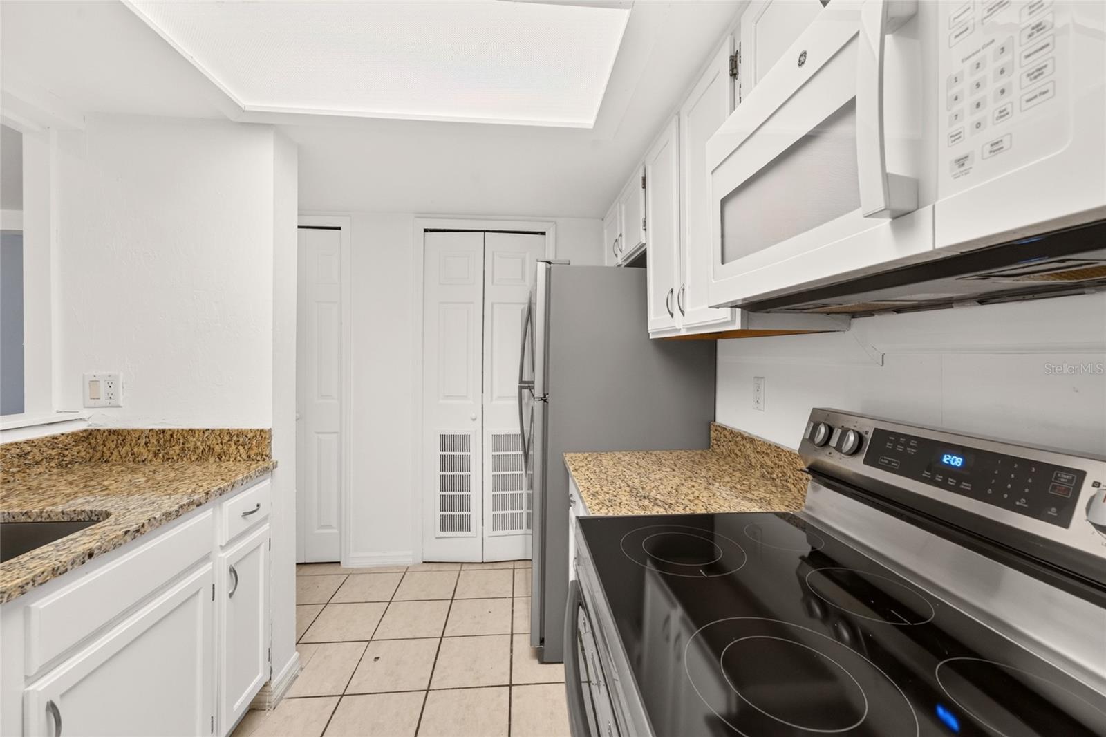 5606 SW 8TH PLACE, Gainesville, FL 32607 5606 SW 8TH PLACE, Gainesville, FL 32607