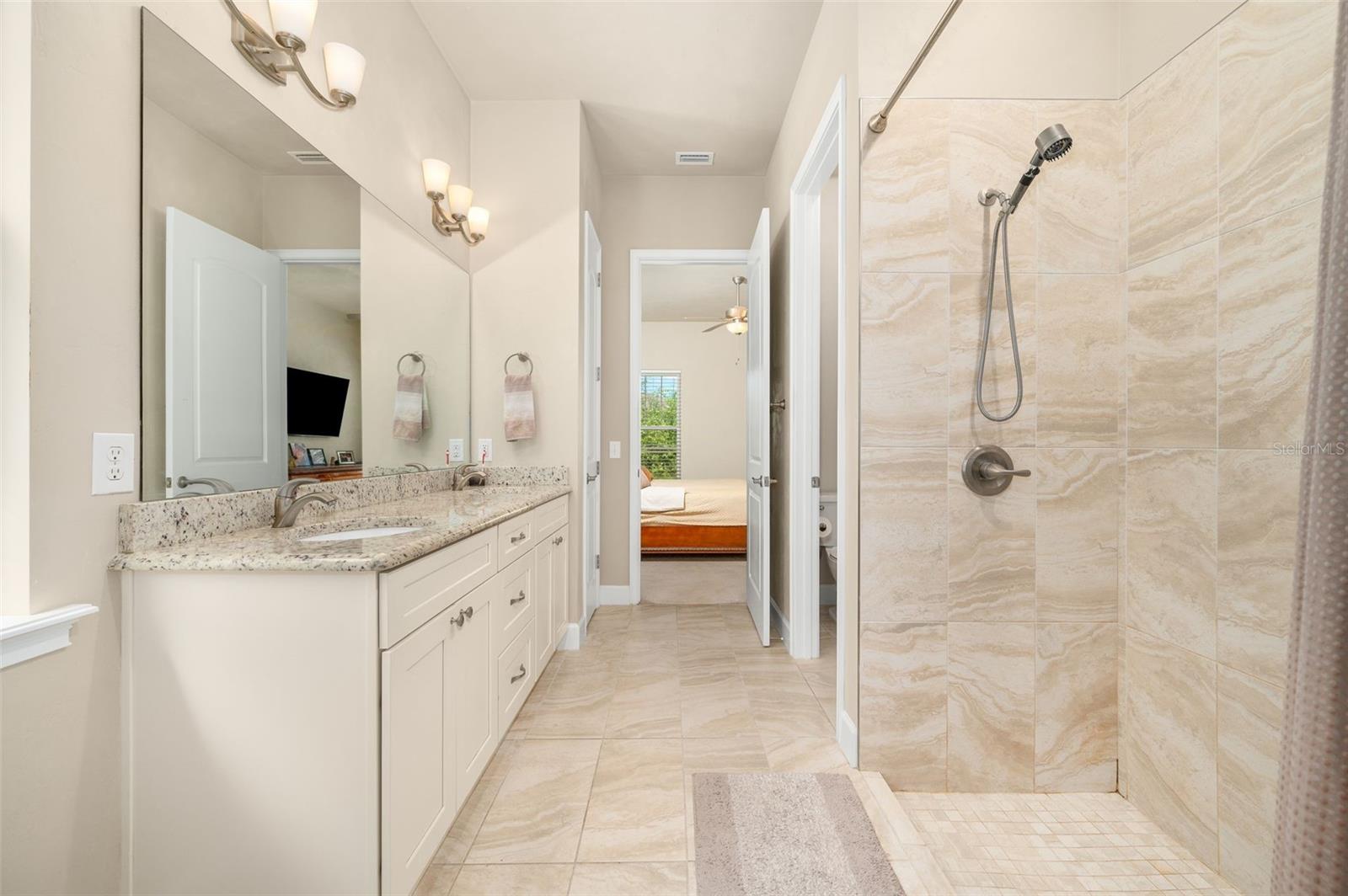 Owner's En Suite Bathroom