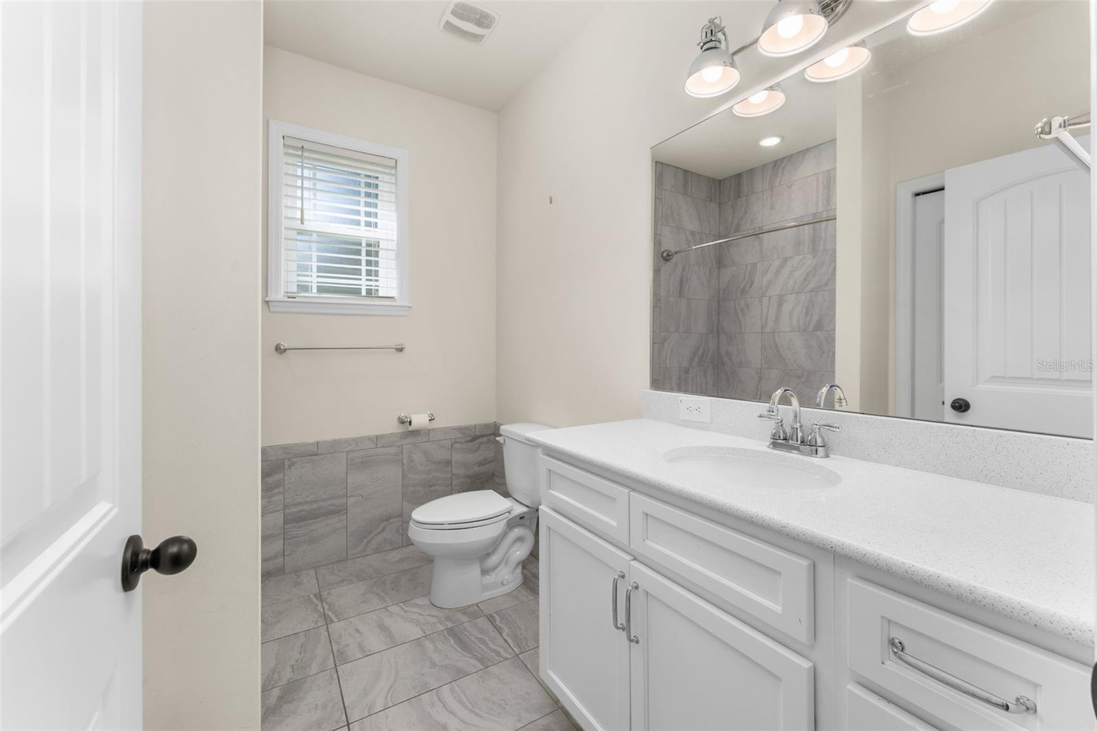 8499 NE 8TH PLACE, High Springs, FL 32643
