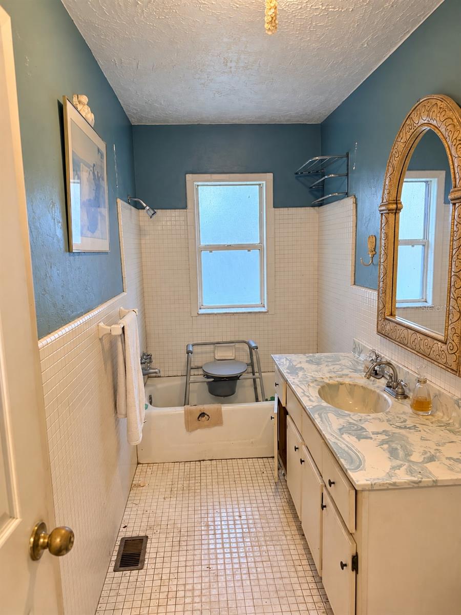 2591 SE 27TH STREET, Gainesville, FL 32641