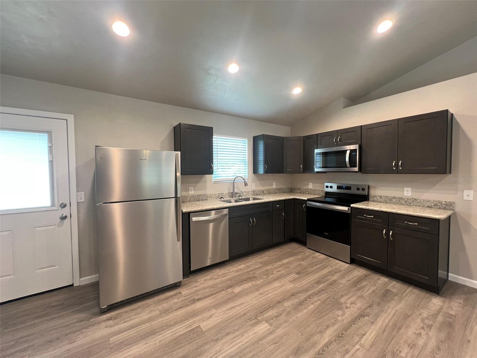 24737 W US 27 HIGHWAY, High Springs, FL 32643