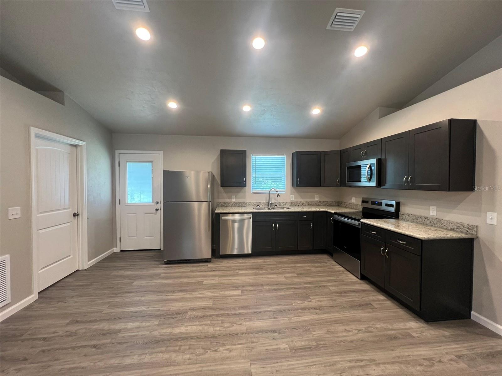 24737 W US 27 HIGHWAY, High Springs, FL 32643