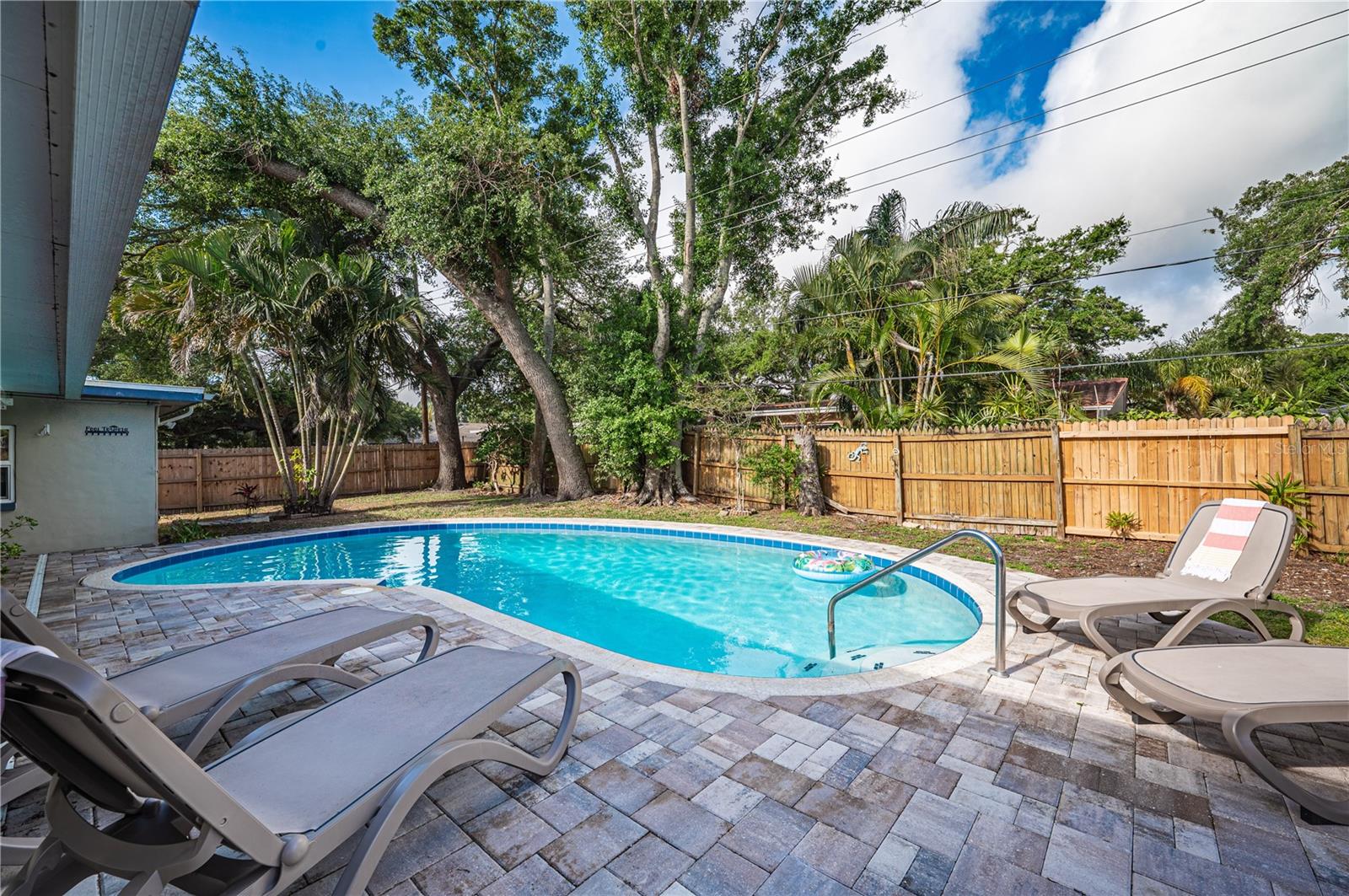 1462 MORROW DRIVE, Clearwater, FL 33756