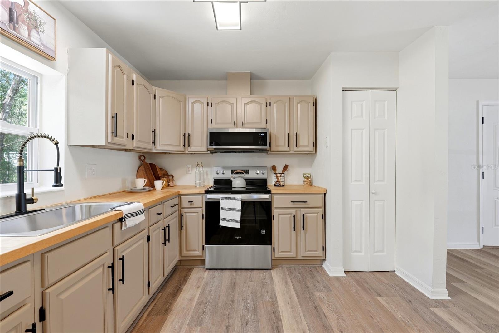 2208 SE 30TH STREET, Gainesville, FL 32641