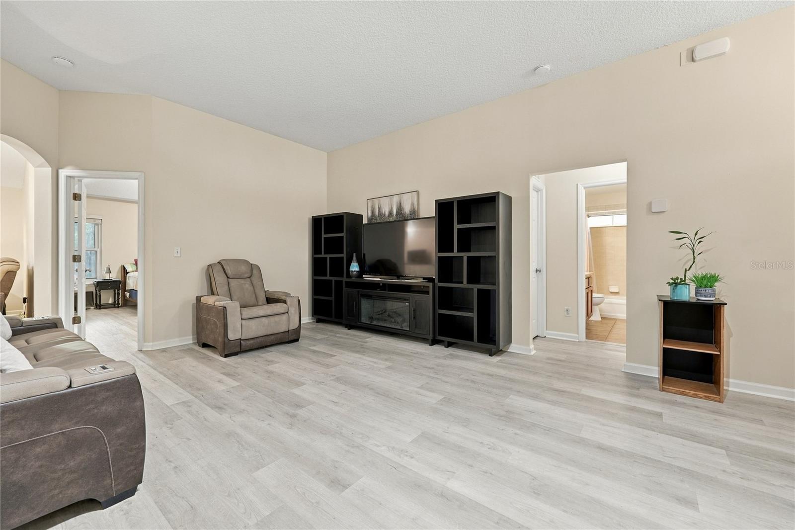 8114 NW 52ND STREET, Gainesville, FL 32653