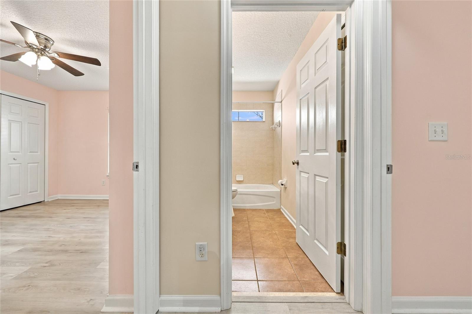 8114 NW 52ND STREET, Gainesville, FL 32653