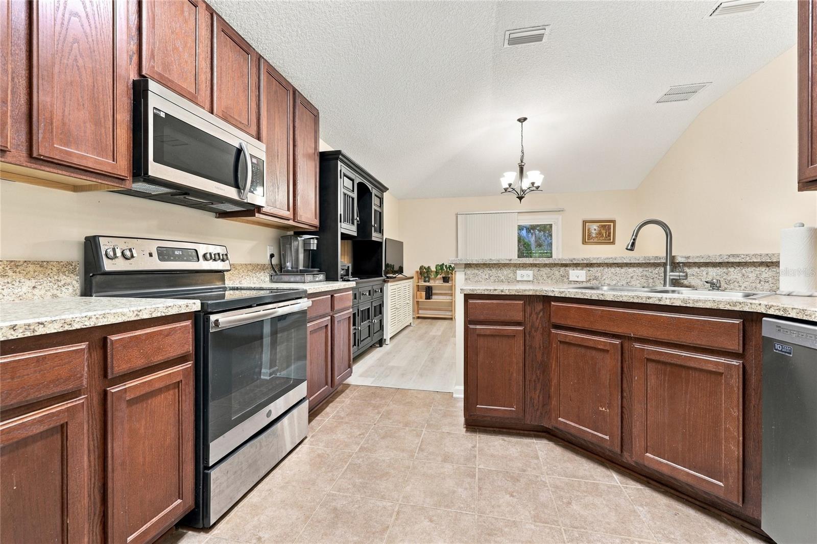 8114 NW 52ND STREET, Gainesville, FL 32653