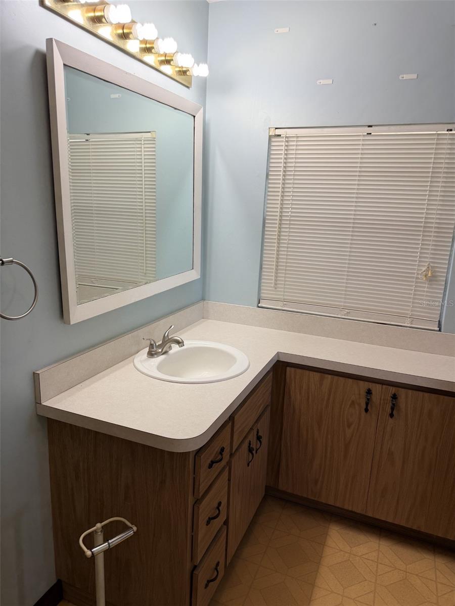 4251 NW 100TH AVENUE, Chiefland, FL 32626