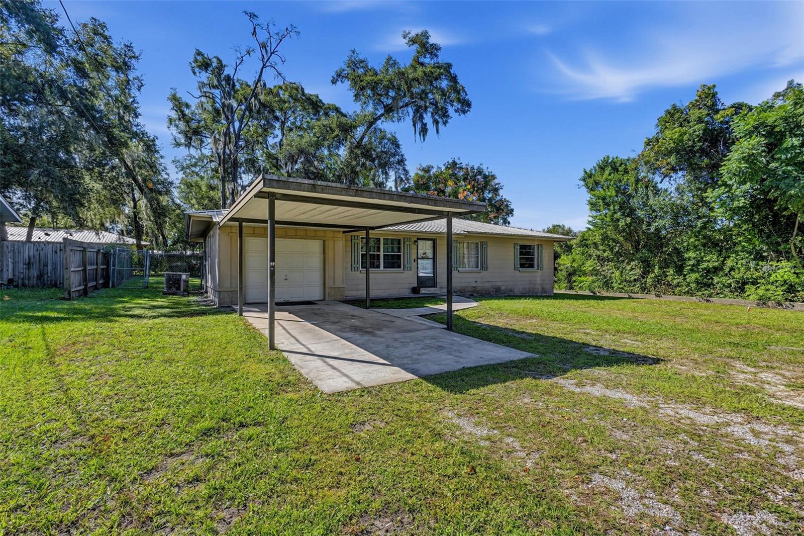 620 NE 2ND AVENUE, Trenton, FL 32693