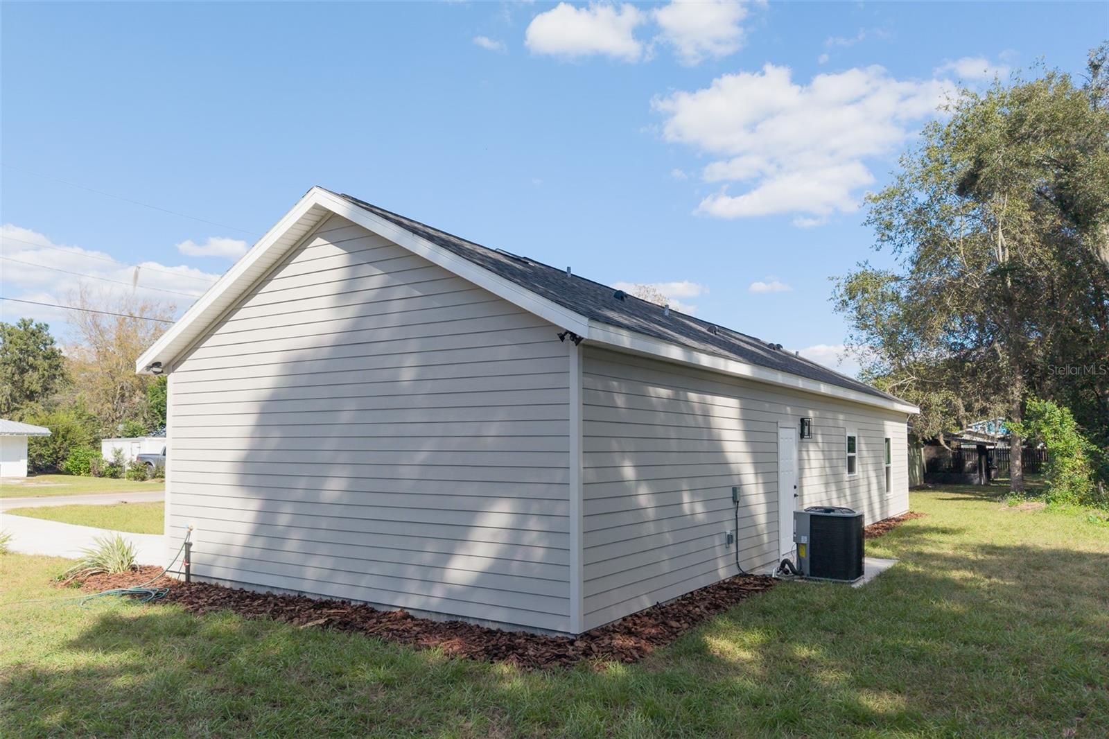 26567 SW 4TH AVENUE, Newberry, FL 32669