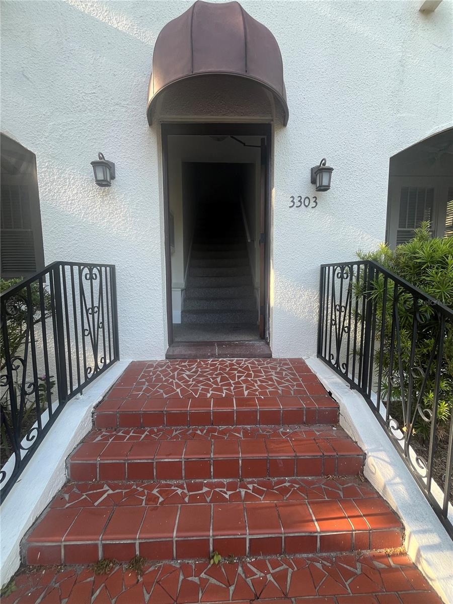 3303 W EMPEDRADO STREET, #2, Tampa, FL 33629