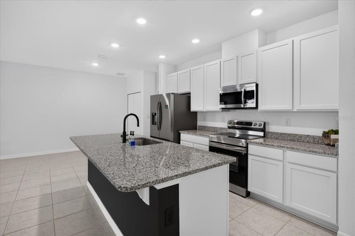 1957 NW 248TH WAY, Newberry, FL 32669