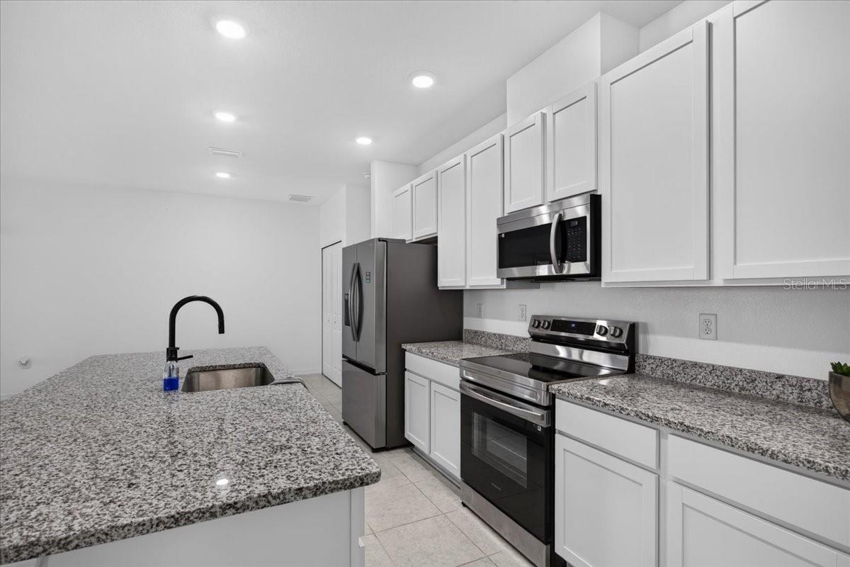 1957 NW 248TH WAY, Newberry, FL 32669