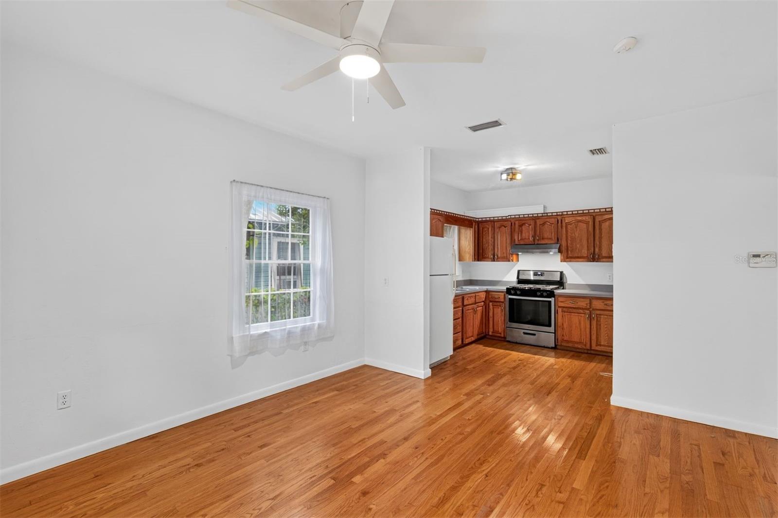 524 NW 4TH STREET, Gainesville, FL 32601 524 NW 4TH STREET, Gainesville, FL 32601