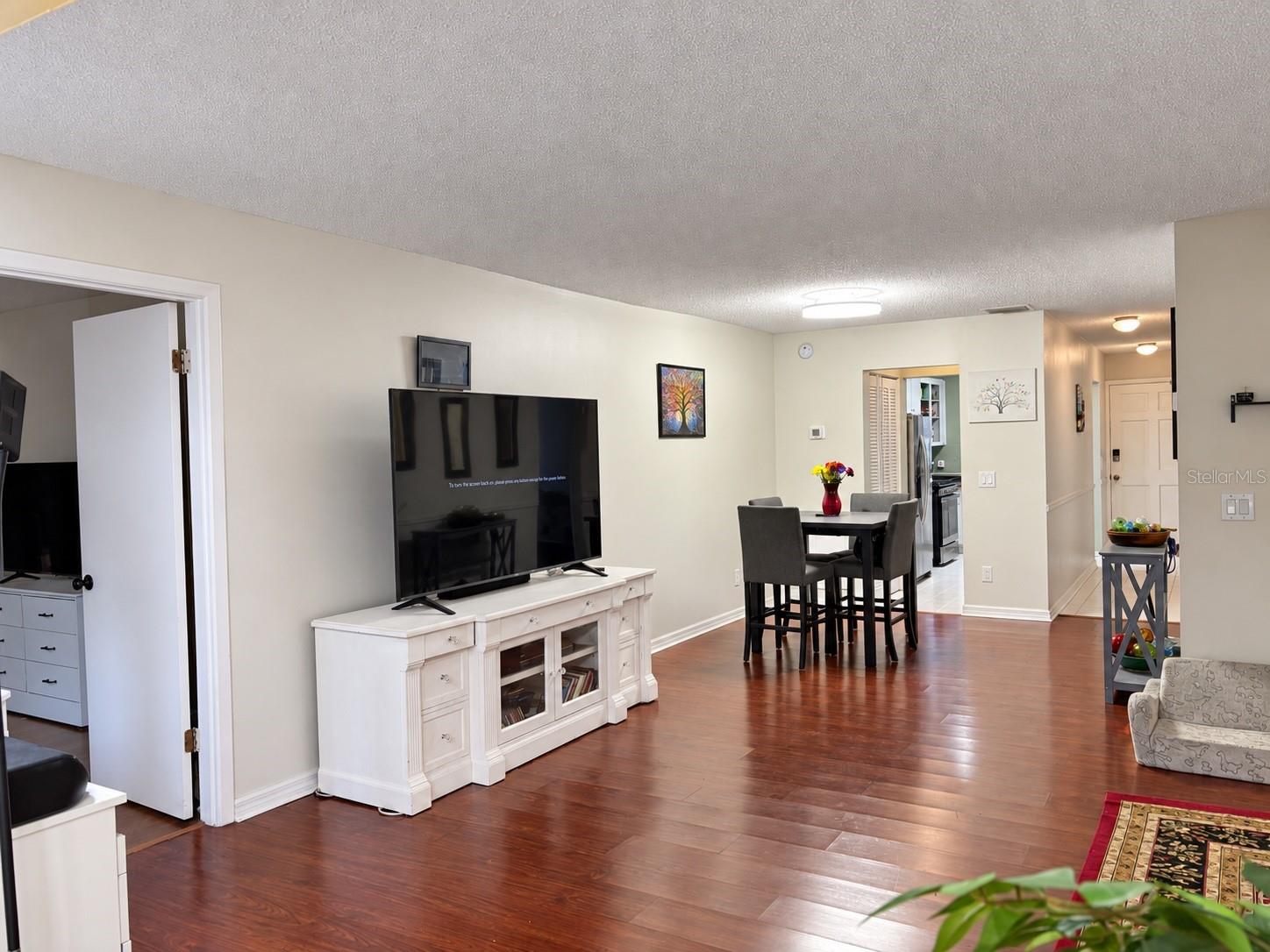 Living Room/ Dining Room