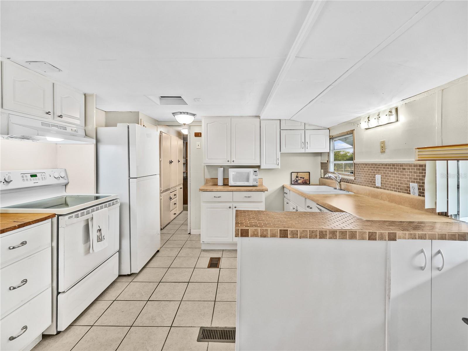 72 SILVERSIDES STREET, Lake Wales, FL 33898 72 SILVERSIDES STREET, Lake Wales, FL 33898