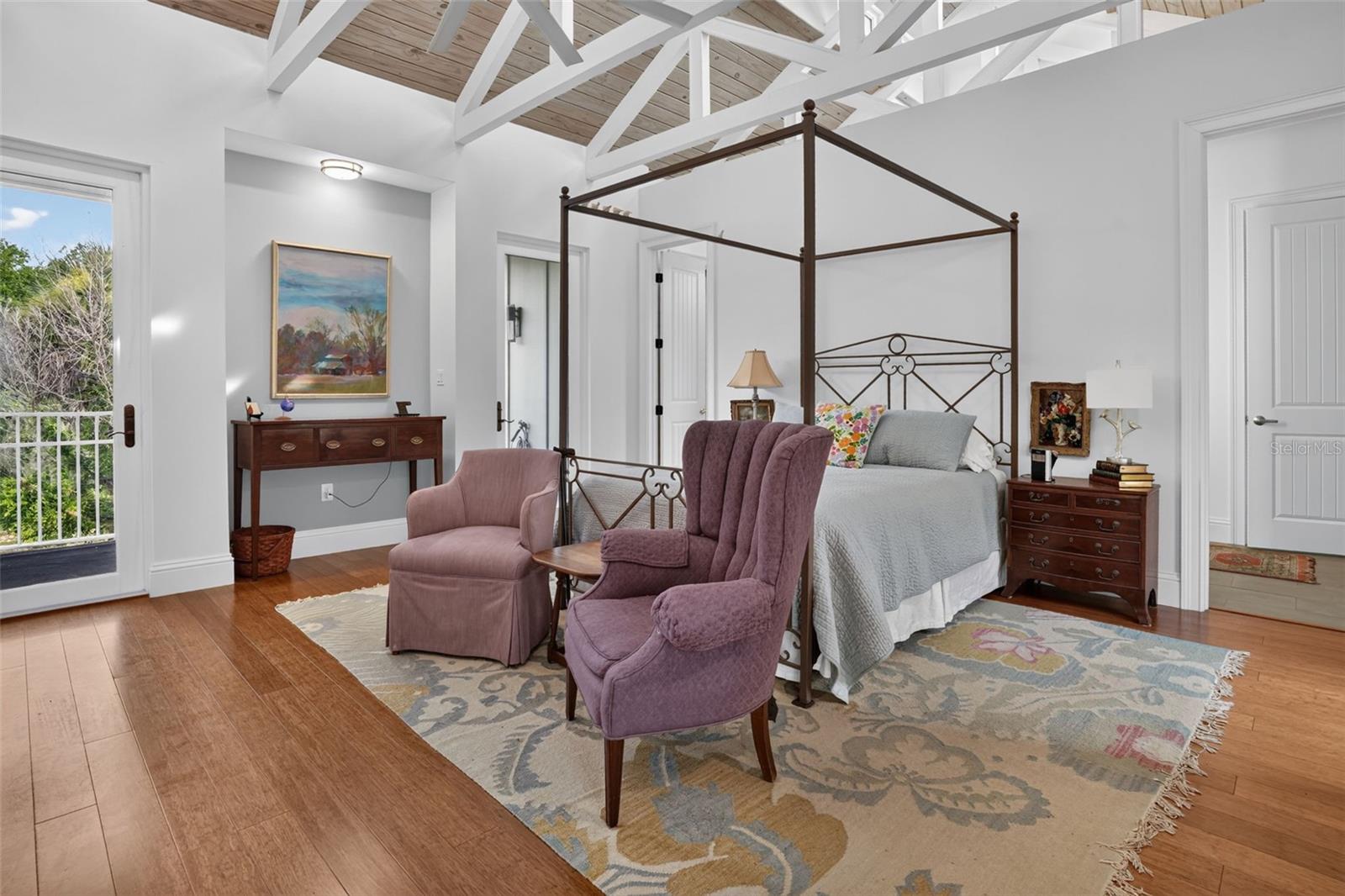 MASTER BEDROOM IN MASTER SUITE WITH ACCESSIBLE BALCONIESBANNON ISLAND L4961212