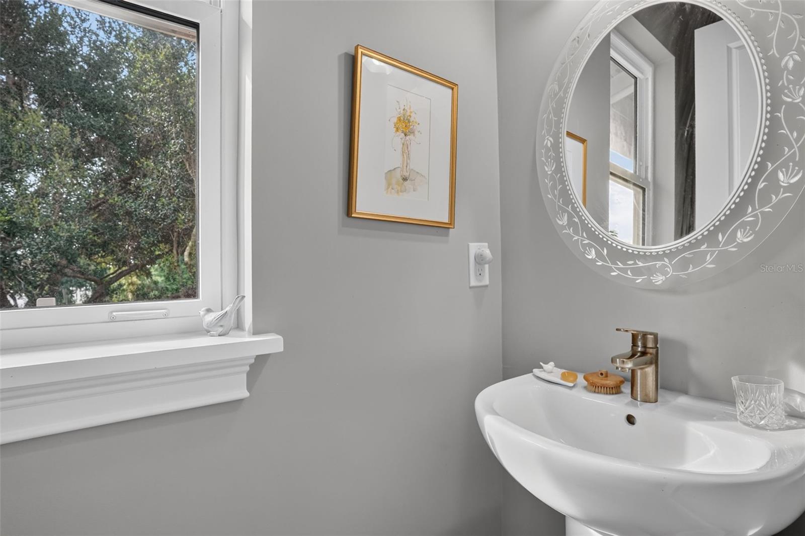 MASTER SUITE HALF BATHROOM BANNON ISLAND L4961212