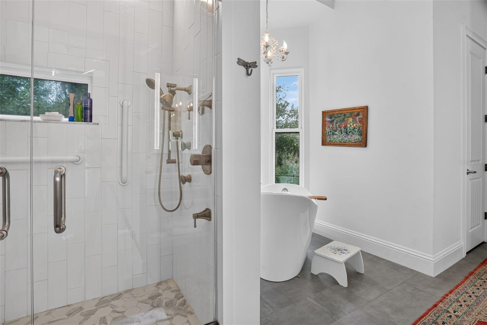 PRIMARY BATHROOM IN THE PRIMARY SUITE WITH WALK IN SHOWER BANNON ISLAND L4961212