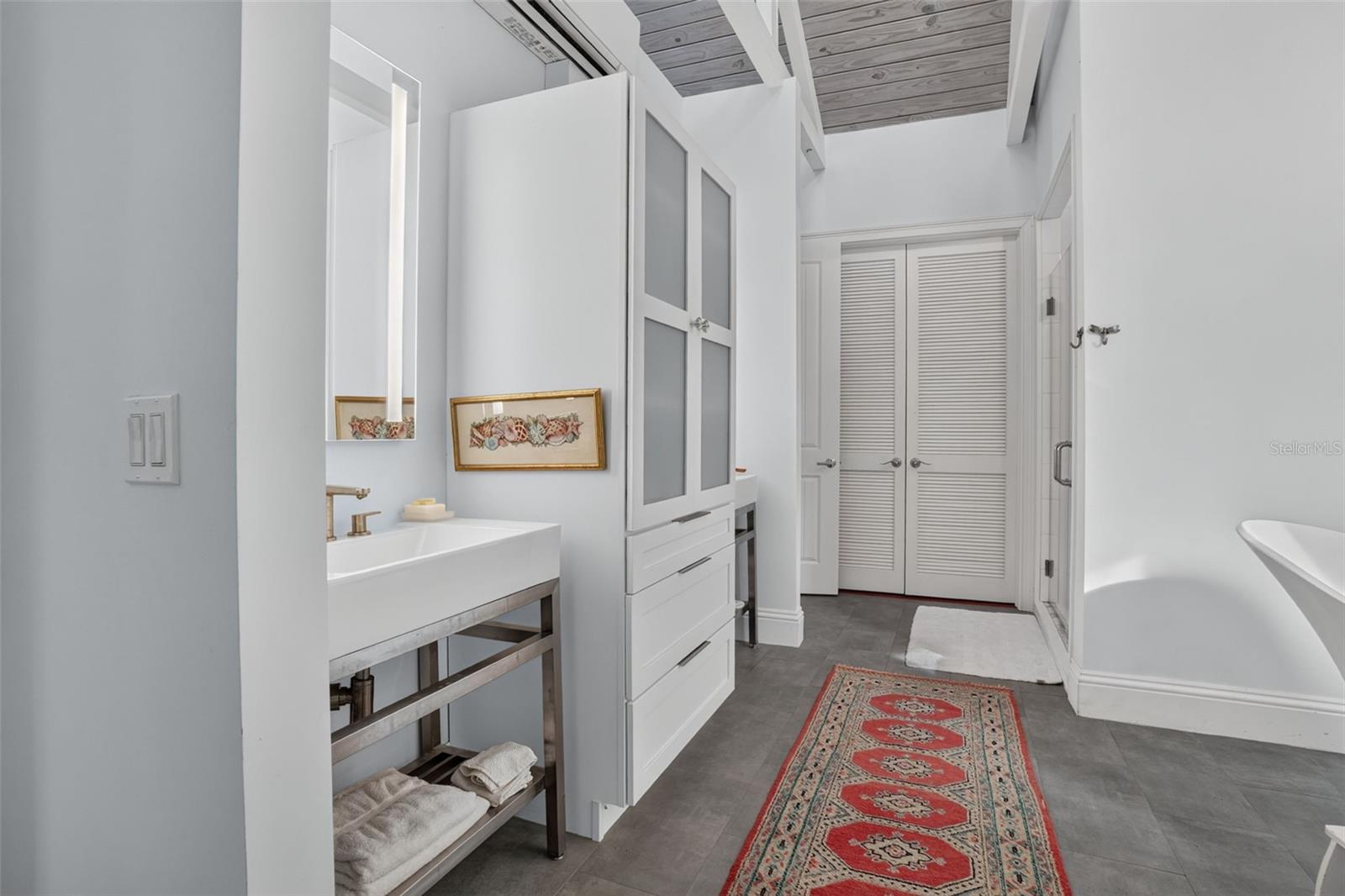 MASTER BATHROOM IN THE MASTER SUITE WITH TWO WALK IN CLOSETS BANNON ISLAND L4961212